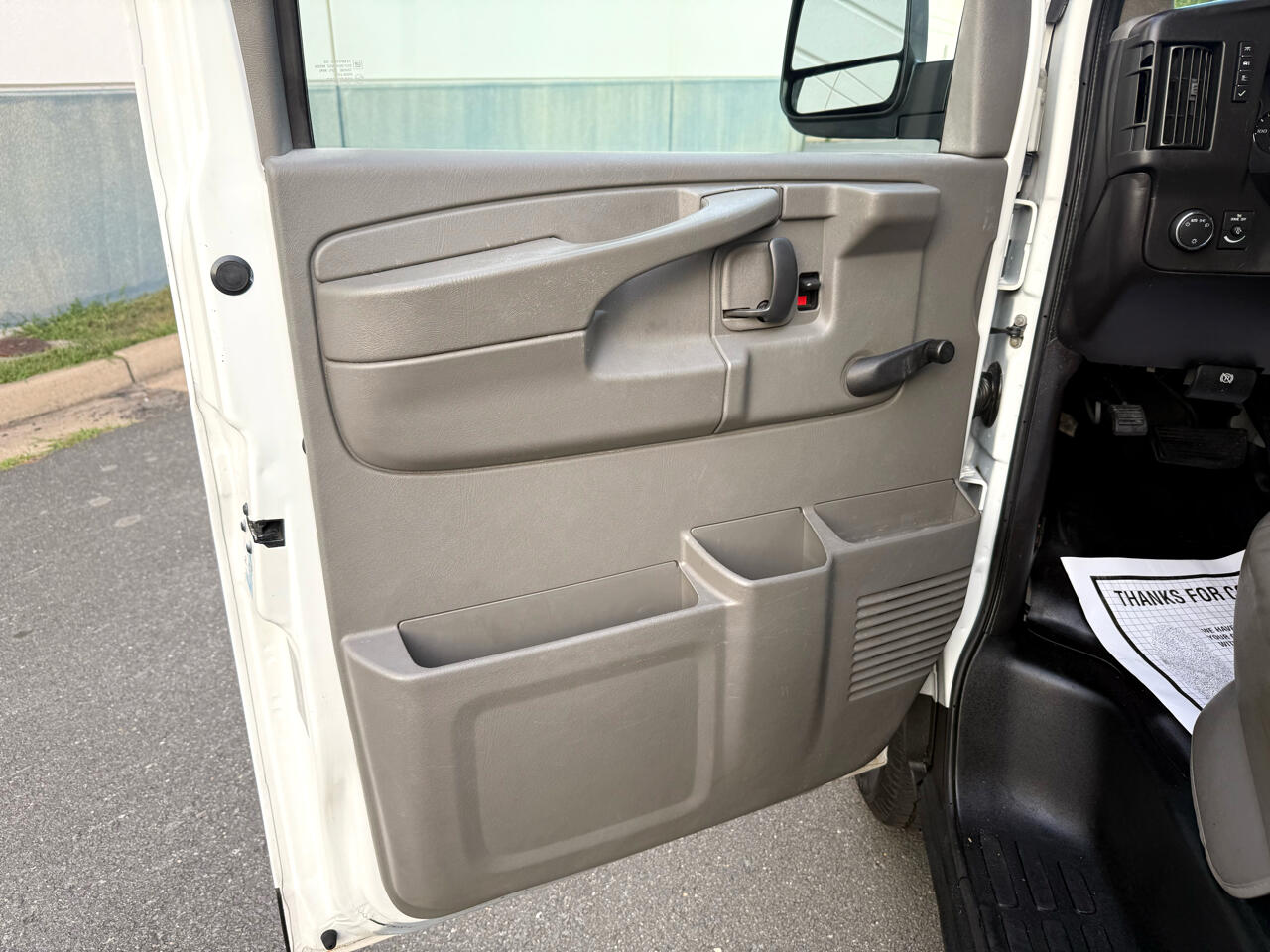 GMC Savana Cargo Van RWD 3500 135" 2011 GMC Savana Cargo Van RWD 3500 135" 2011