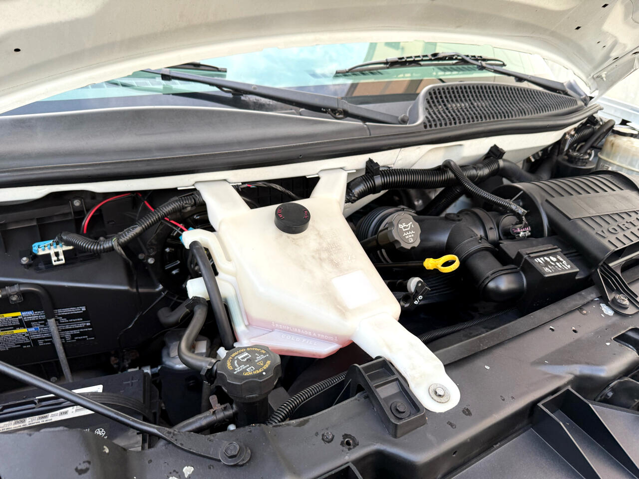 GMC Savana Cargo Van RWD 3500 135" 2011 GMC Savana Cargo Van RWD 3500 135" 2011