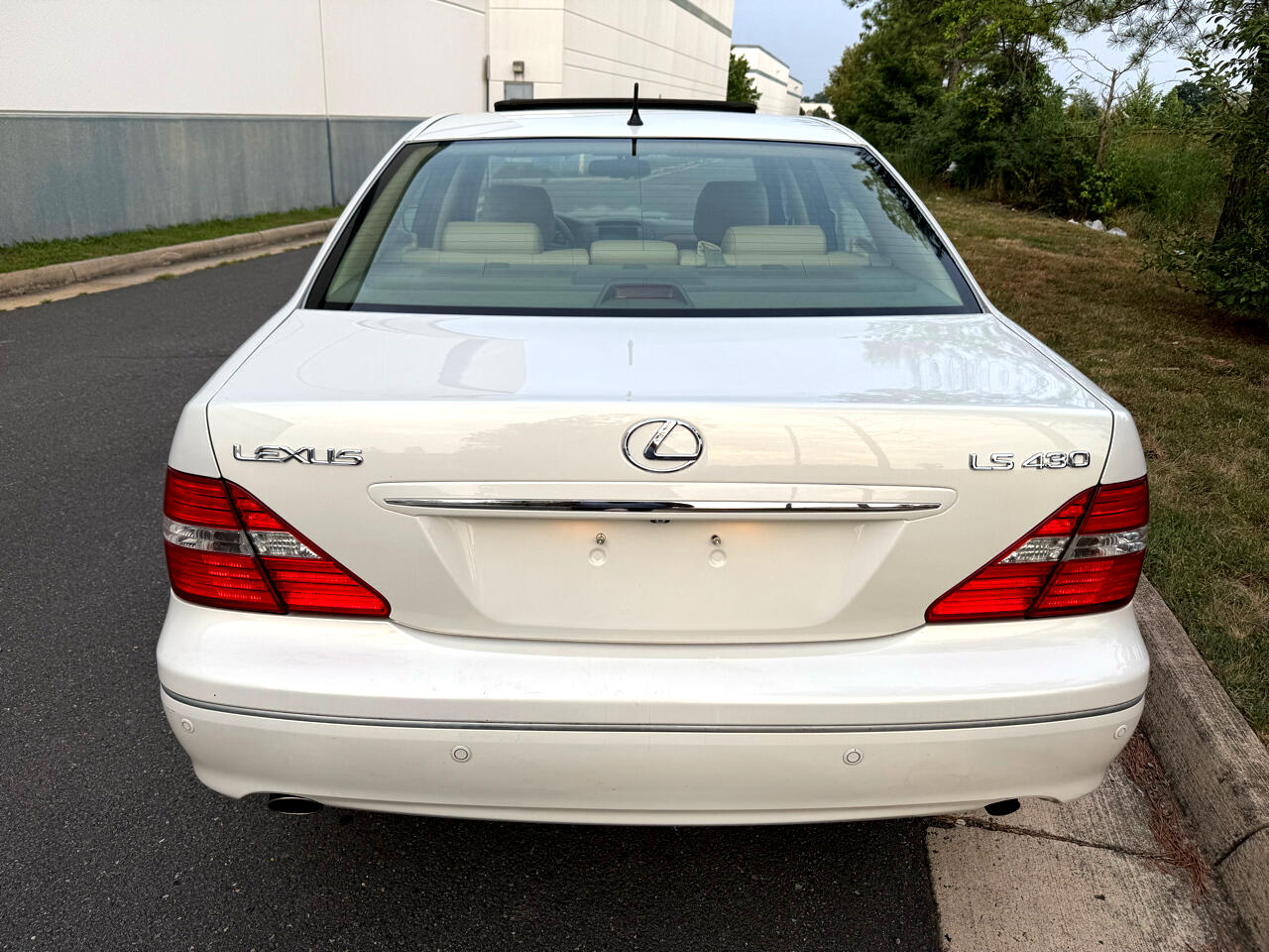 2005 Lexus LS 430 photo 9