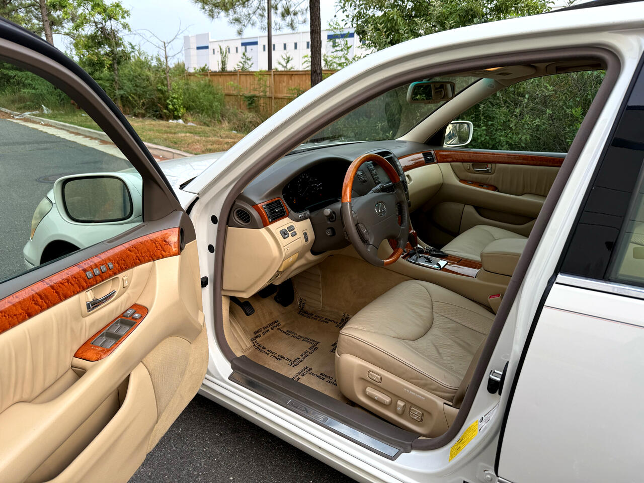 2005 Lexus LS 430 photo 13