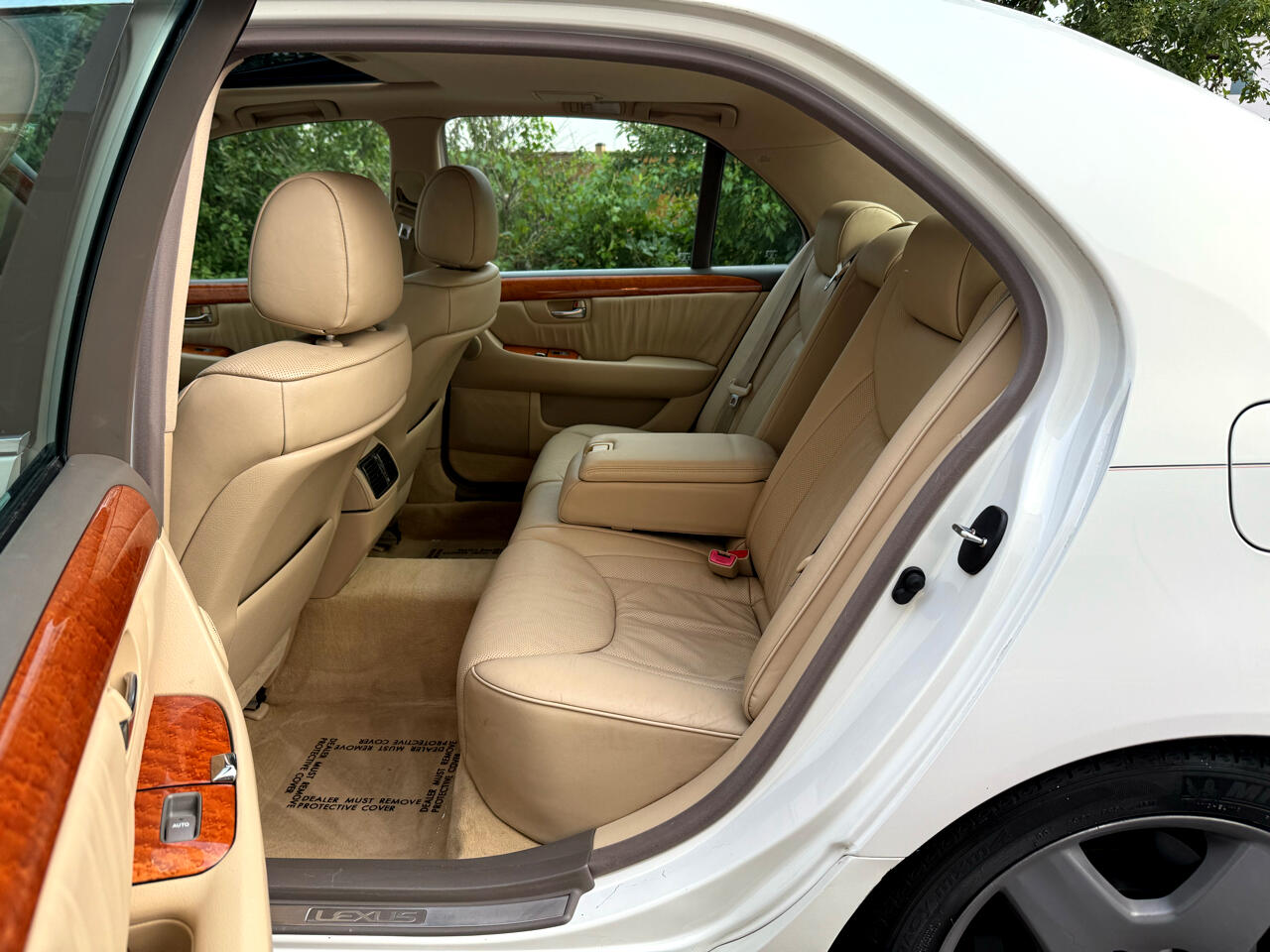 2005 Lexus LS 430 photo 16