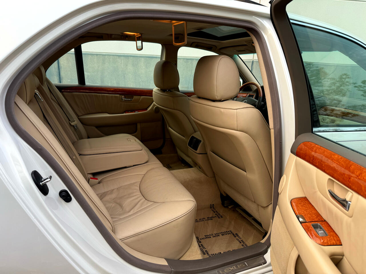 2005 Lexus LS 430 photo 23