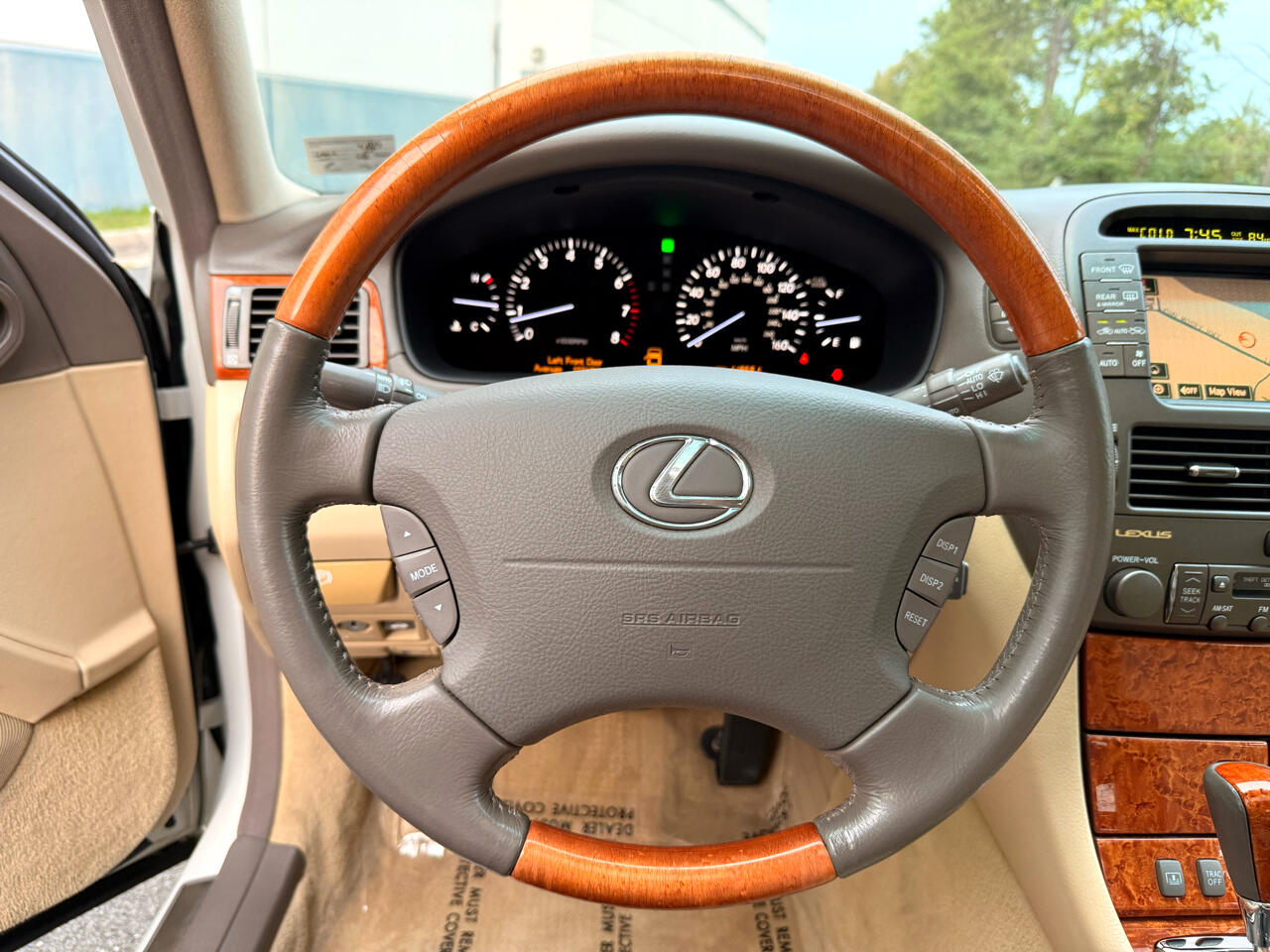 2005 Lexus LS 430 photo 31