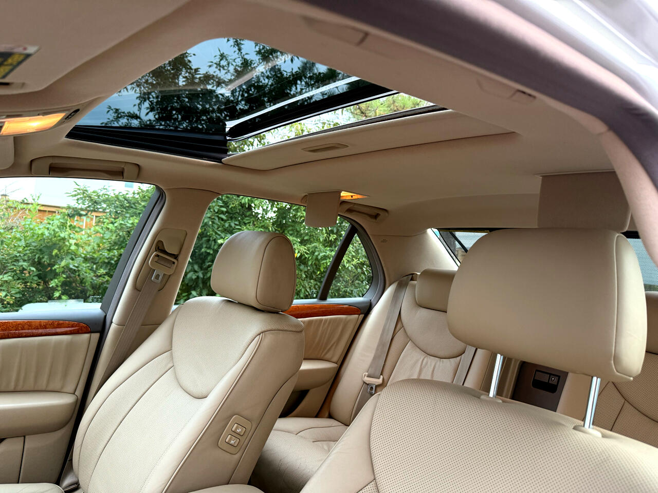 2005 Lexus LS 430 photo 40