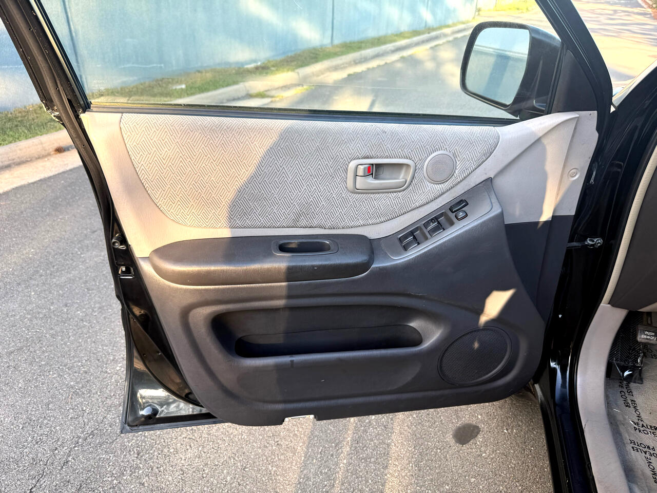 2001 Toyota Highlander photo 14