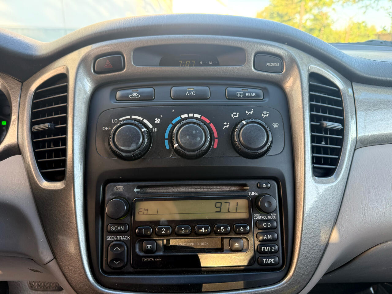 2001 Toyota Highlander photo 25