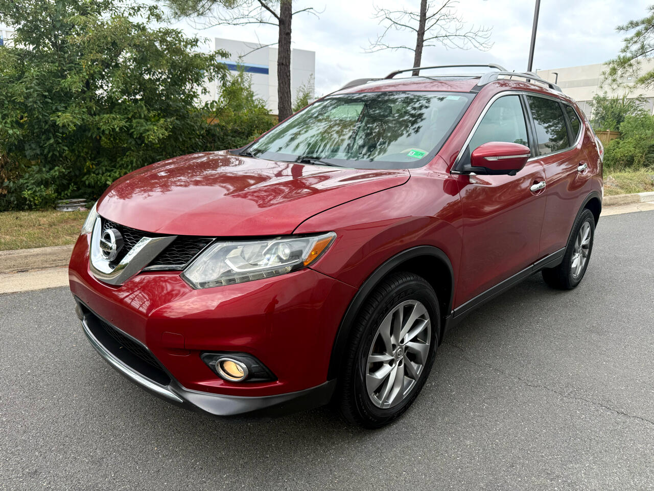 2015 Nissan Rogue SL photo 2