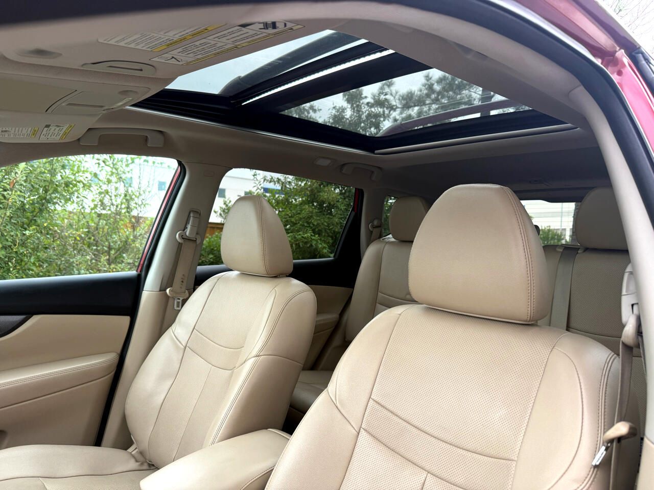 2015 Nissan Rogue SL photo 4