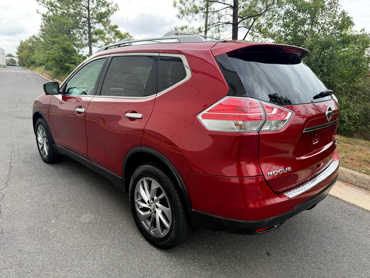 2015 Nissan Rogue SL photo 9