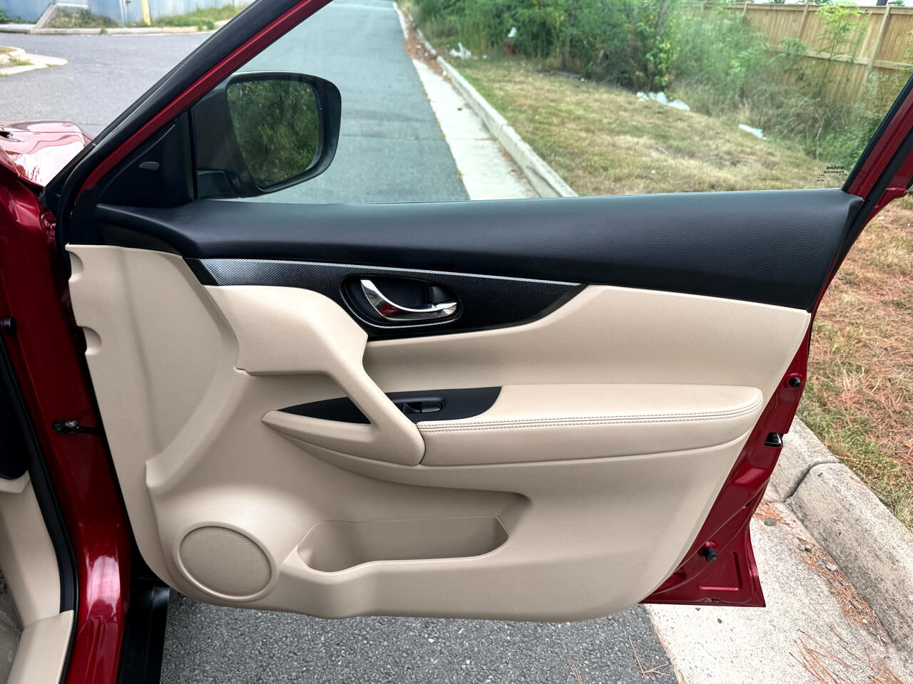 2015 Nissan Rogue SL photo 26