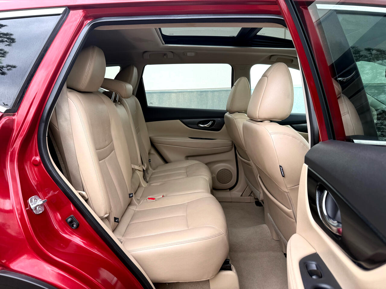 2015 Nissan Rogue SL photo 28