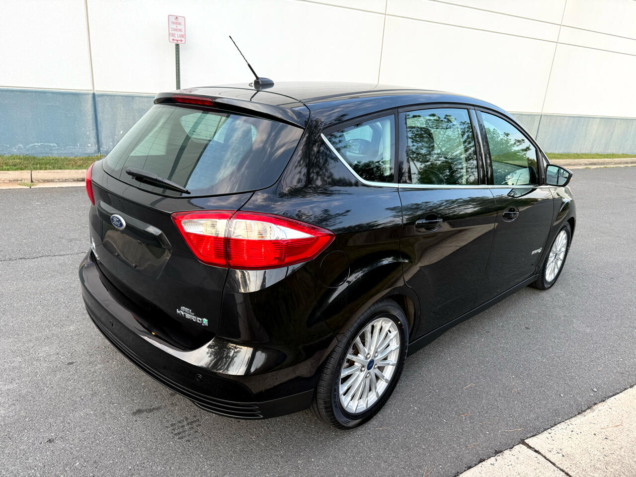 2013 Ford C-Max Hybrid SEL photo 3