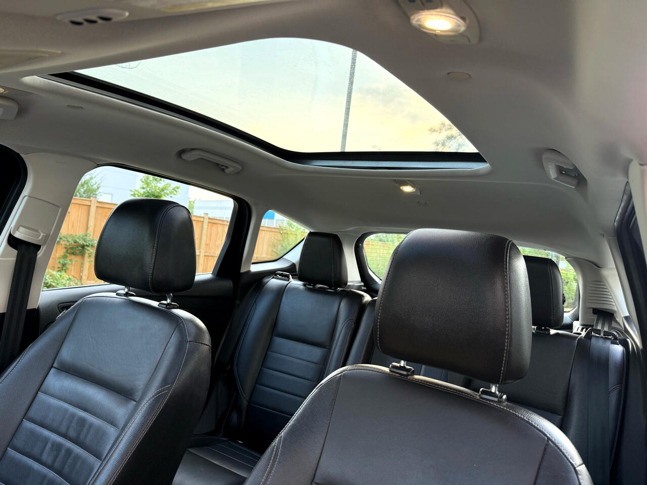 2013 Ford C-Max Hybrid SEL photo 5
