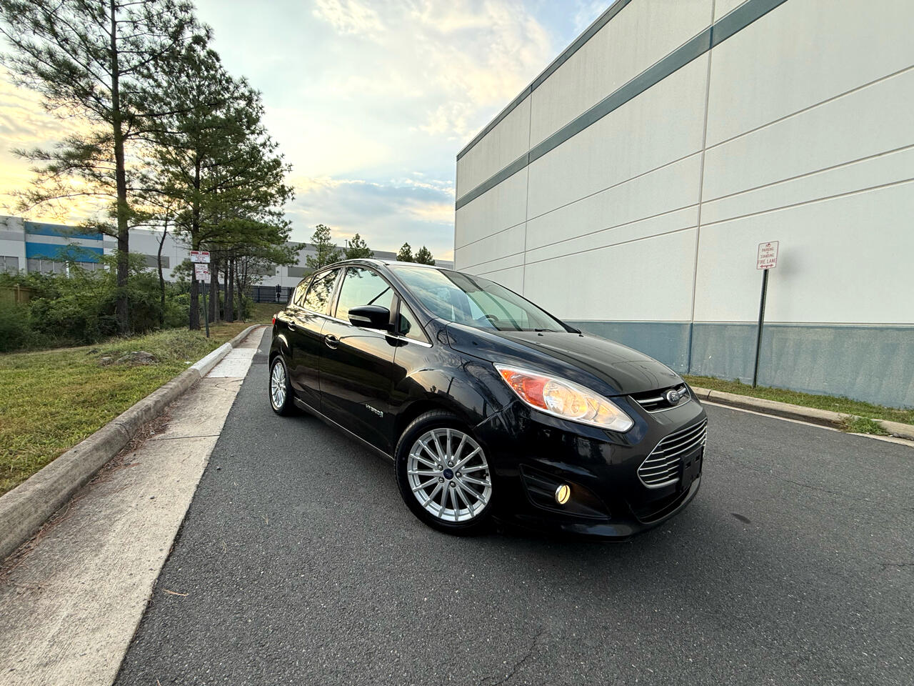 2013 Ford C-Max Hybrid SEL photo 6