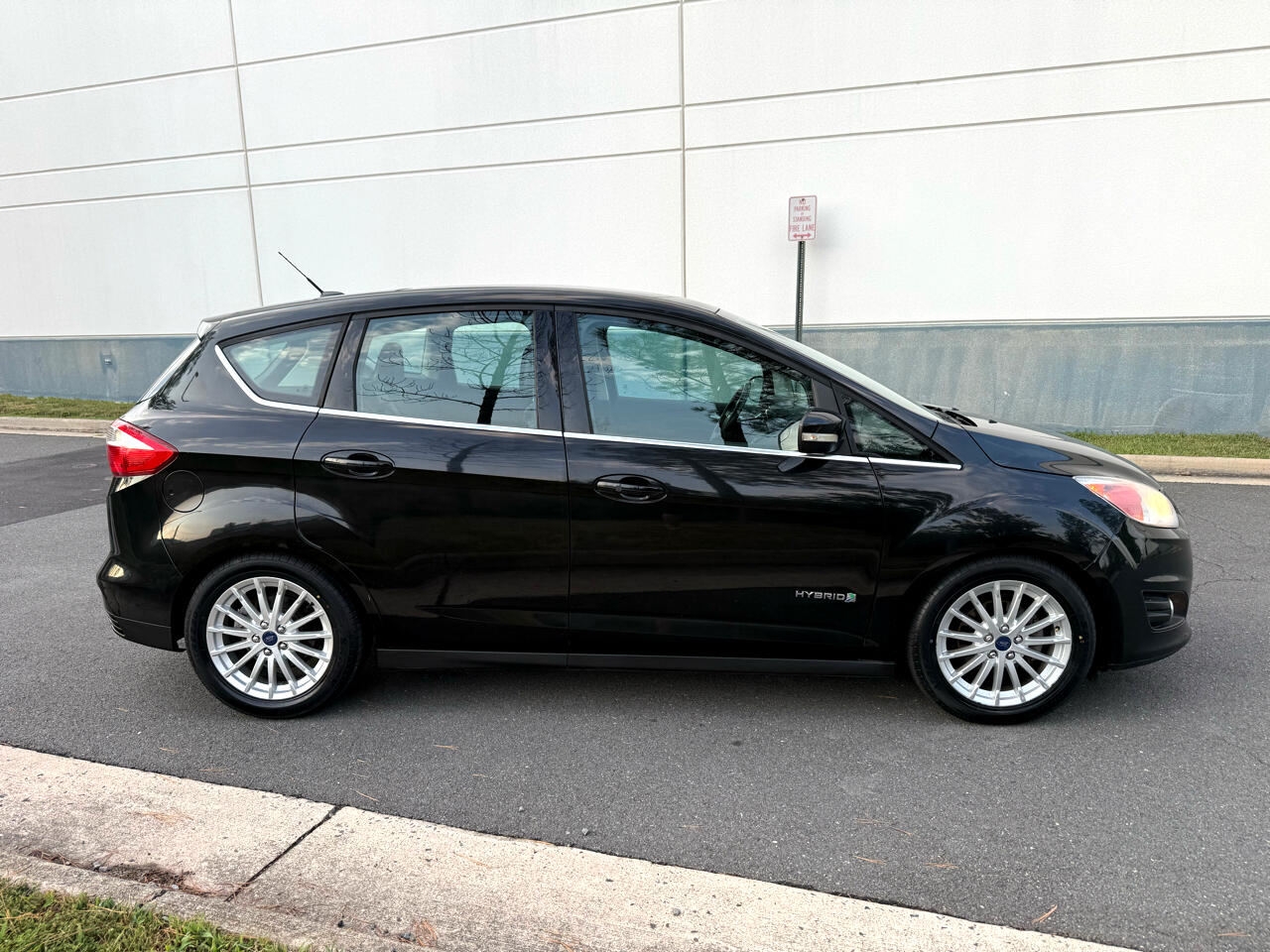 2013 Ford C-Max Hybrid SEL photo 11