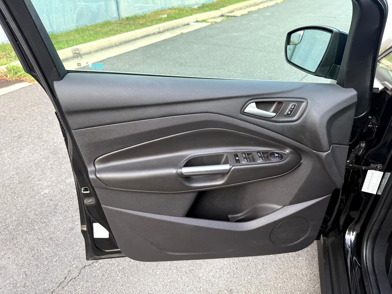 2013 Ford C-Max Hybrid SEL photo 16
