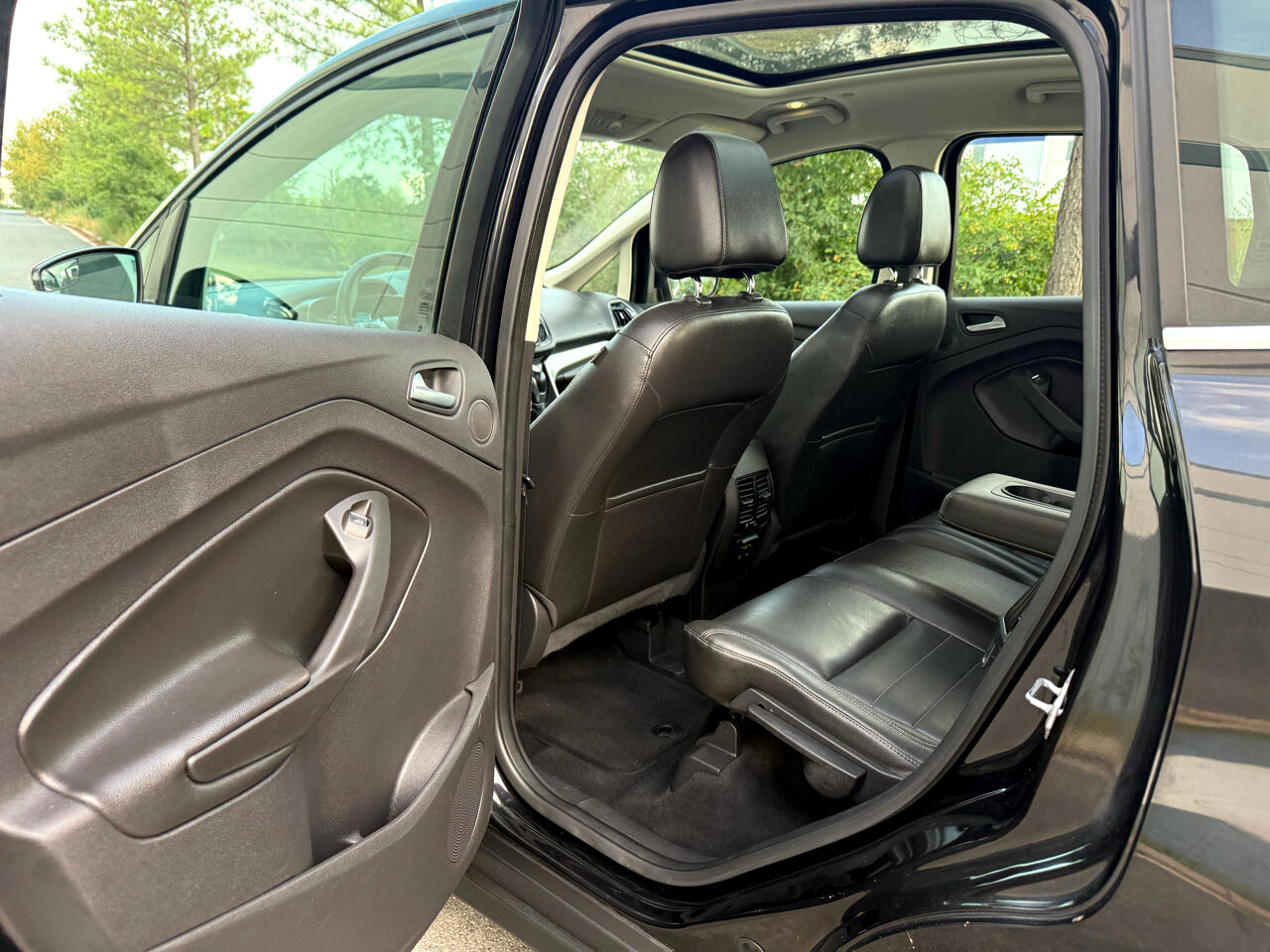 2013 Ford C-Max Hybrid SEL photo 17