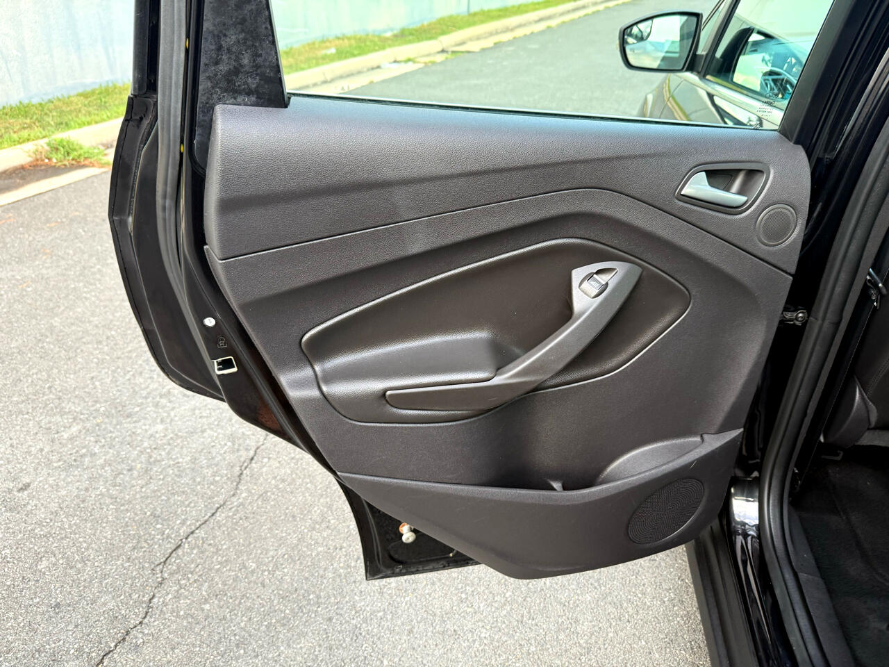 2013 Ford C-Max Hybrid SEL photo 19