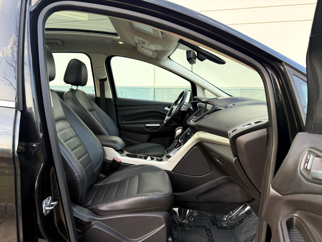 2013 Ford C-Max Hybrid SEL photo 23