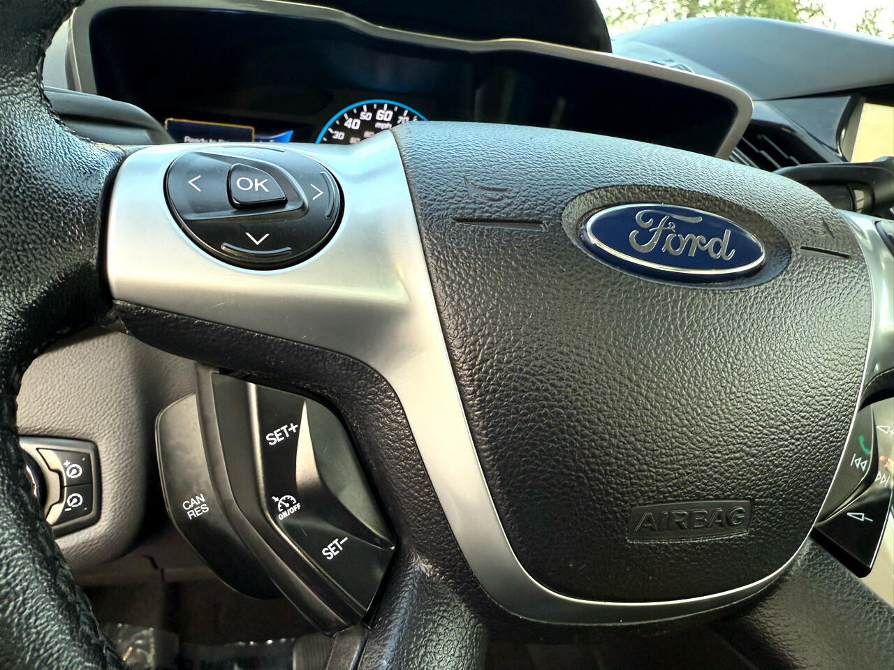 2013 Ford C-Max Hybrid SEL photo 35