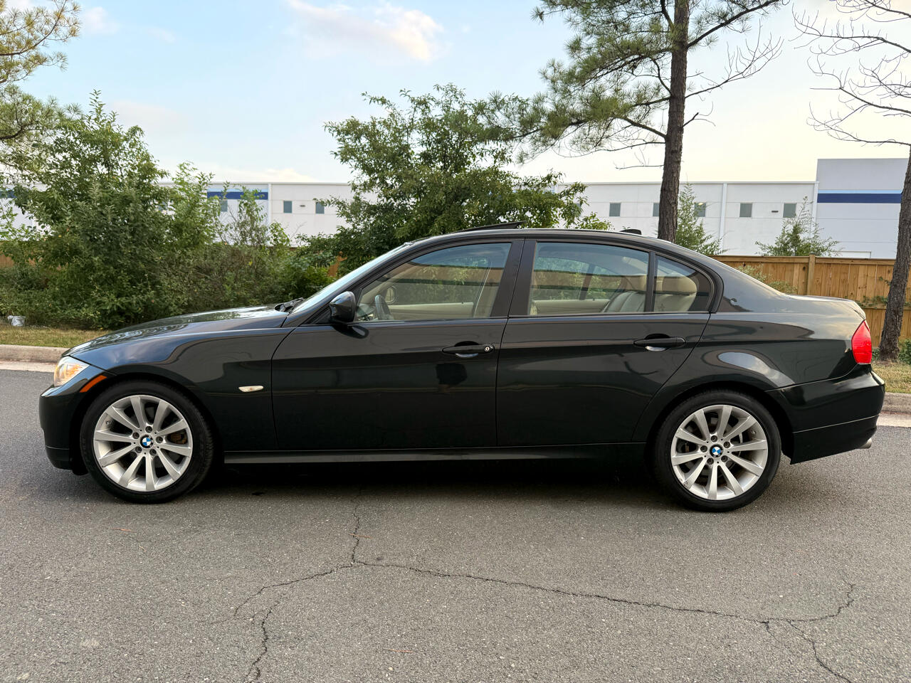 BMW 3 Series 4dr Sdn 328i RWD South Africa 2011 BMW 3 Series 4dr Sdn 328i RWD South Africa 2011