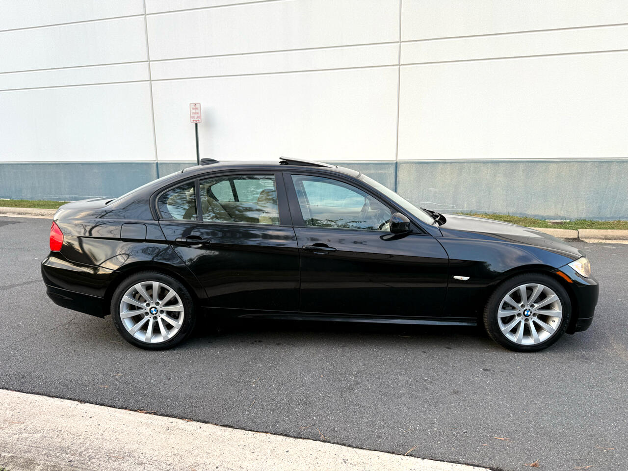 BMW 3 Series 4dr Sdn 328i RWD South Africa 2011 BMW 3 Series 4dr Sdn 328i RWD South Africa 2011