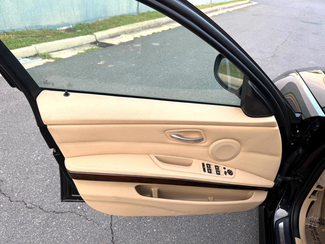 BMW 3 Series 4dr Sdn 328i RWD South Africa 2011 BMW 3 Series 4dr Sdn 328i RWD South Africa 2011