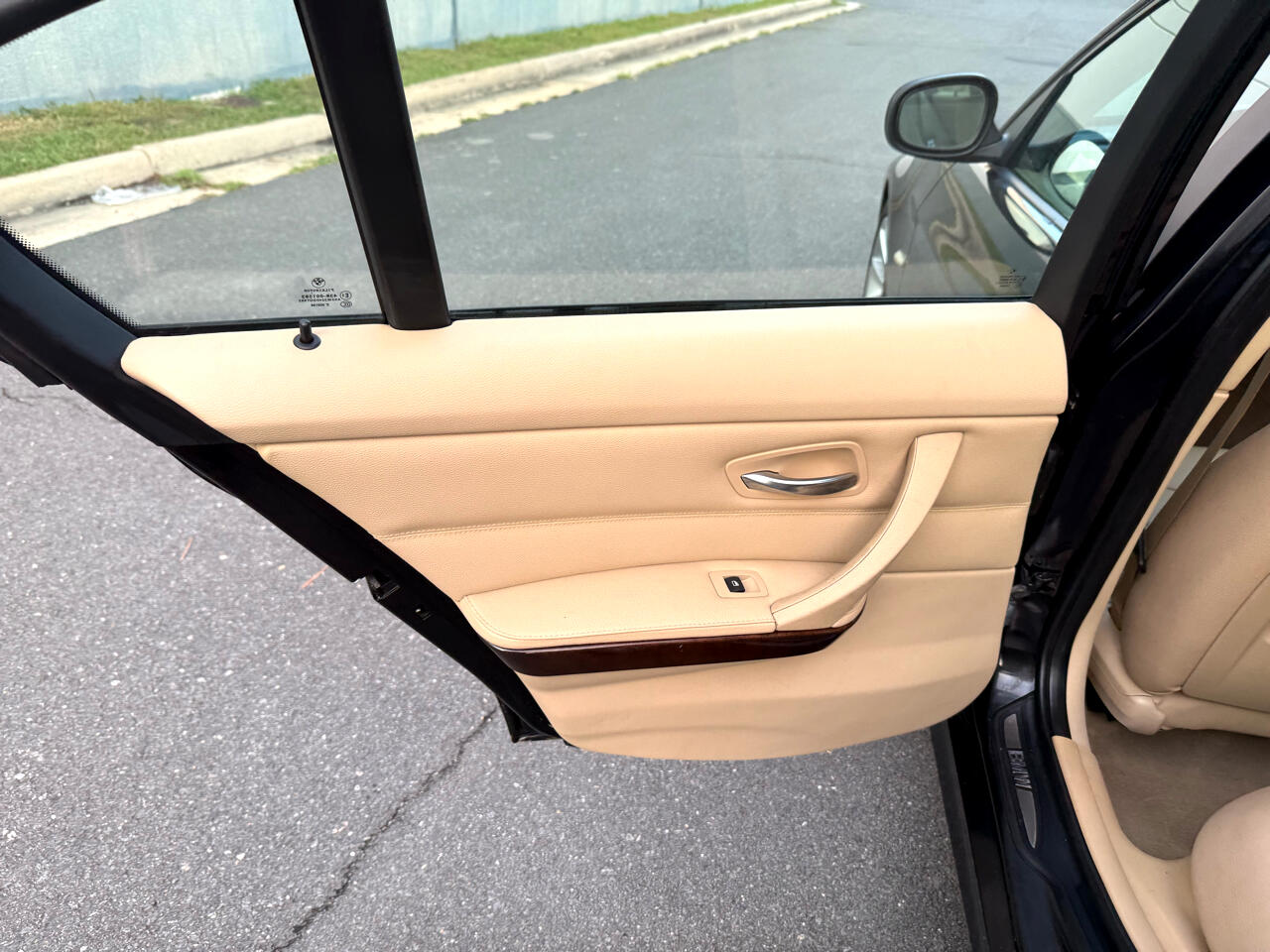 BMW 3 Series 4dr Sdn 328i RWD South Africa 2011 BMW 3 Series 4dr Sdn 328i RWD South Africa 2011