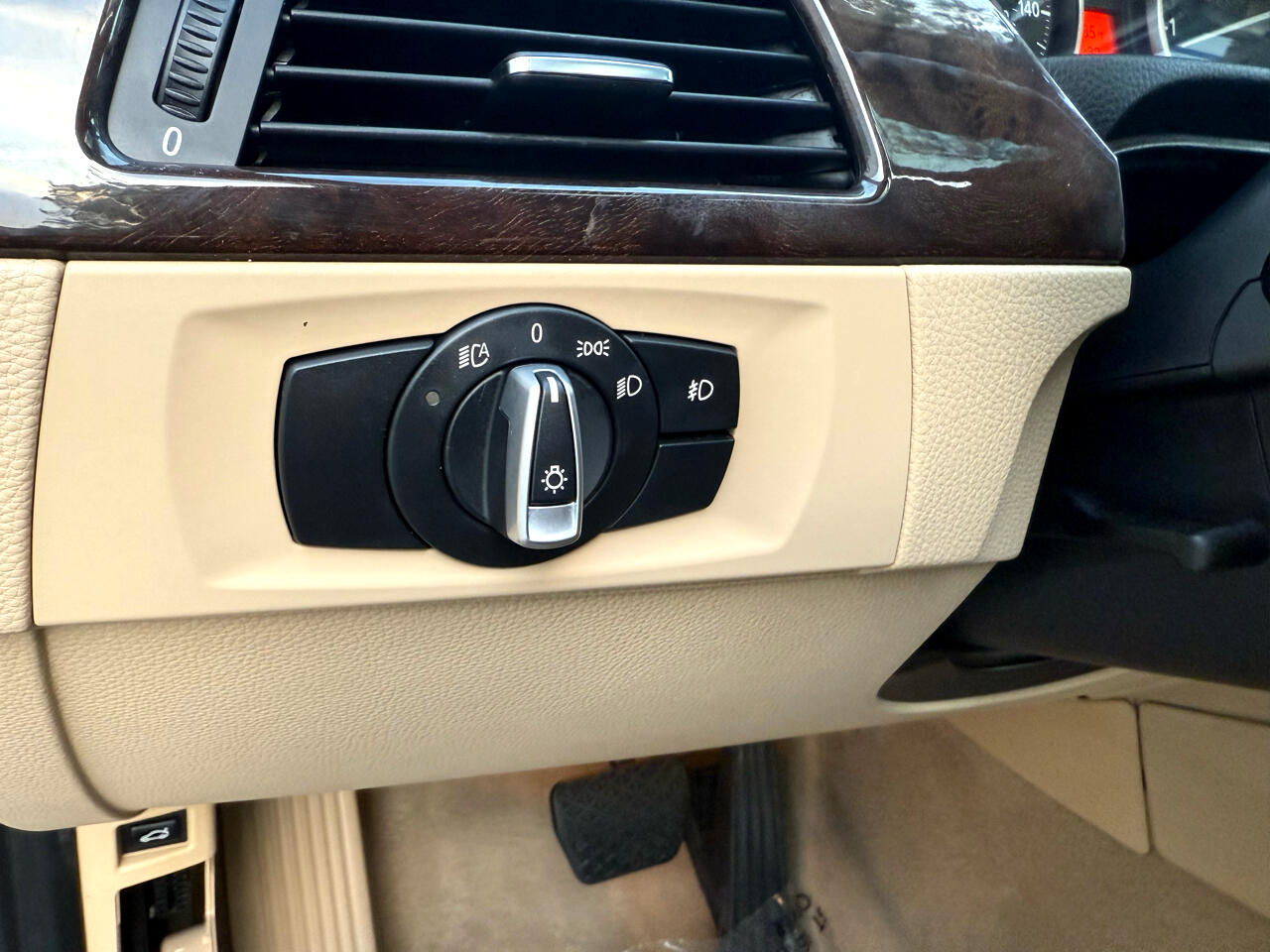 BMW 3 Series 4dr Sdn 328i RWD South Africa 2011 BMW 3 Series 4dr Sdn 328i RWD South Africa 2011