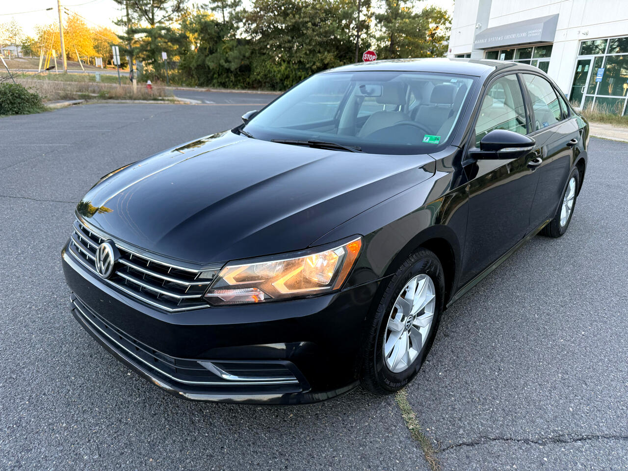 2018 Volkswagen Passat 2.0T S photo 2