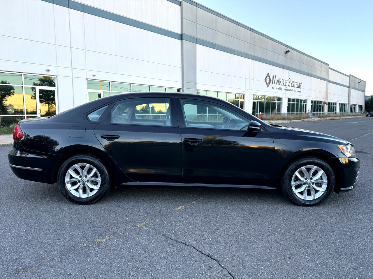 2018 Volkswagen Passat 2.0T S photo 10