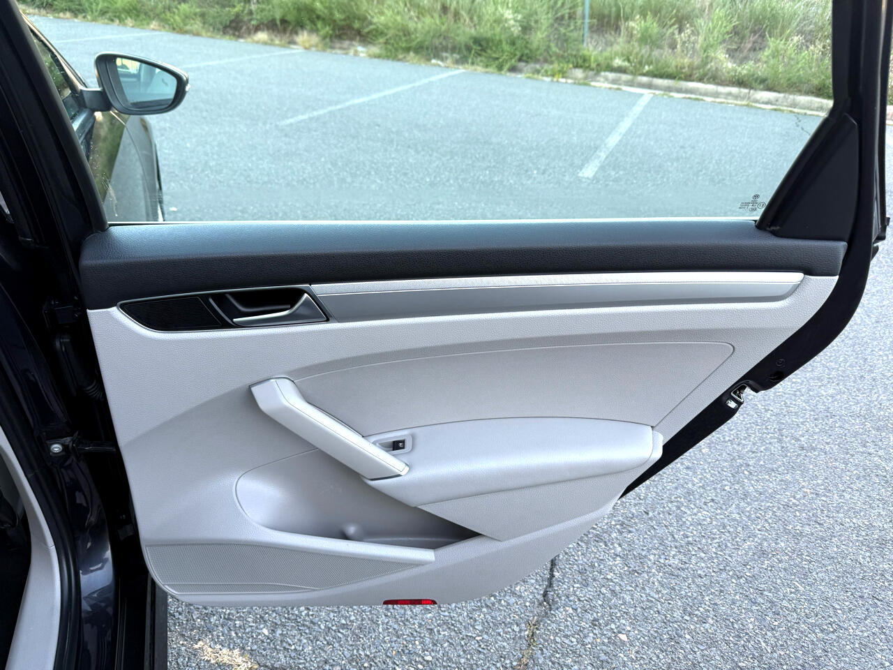2018 Volkswagen Passat 2.0T S photo 23