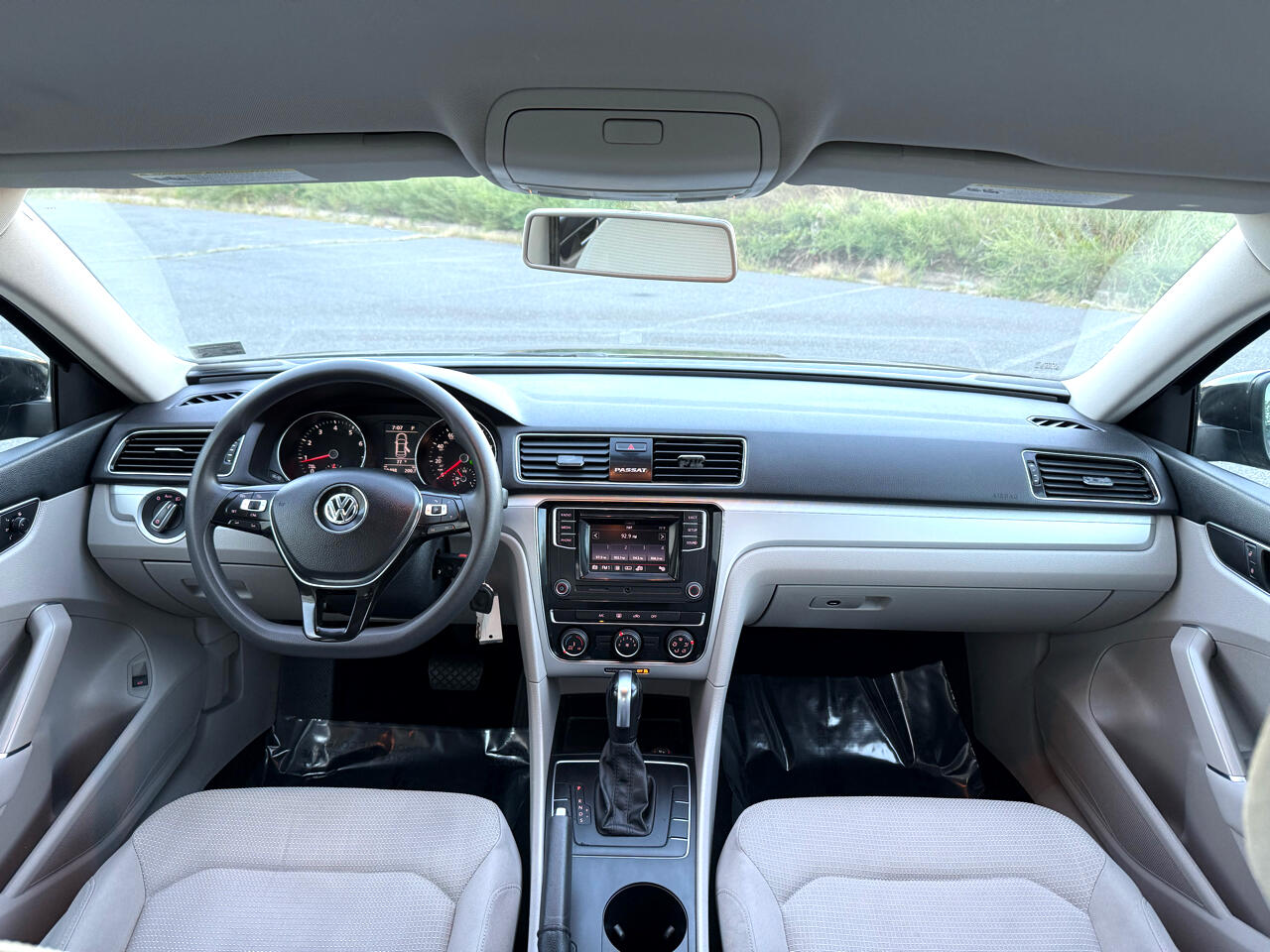 2018 Volkswagen Passat 2.0T S photo 24