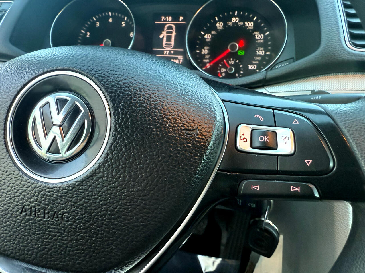2018 Volkswagen Passat 2.0T S photo 29