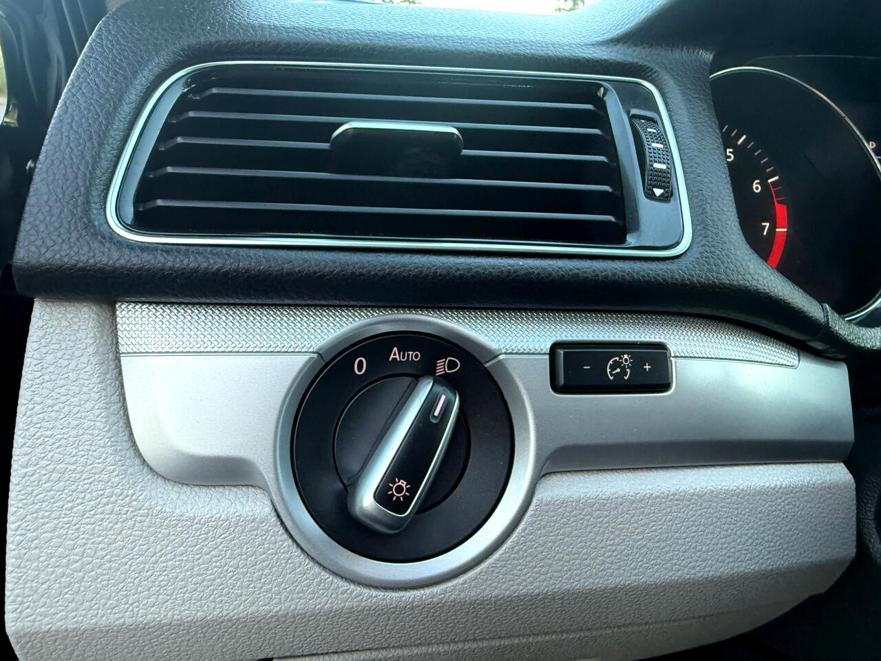 2018 Volkswagen Passat 2.0T S photo 32