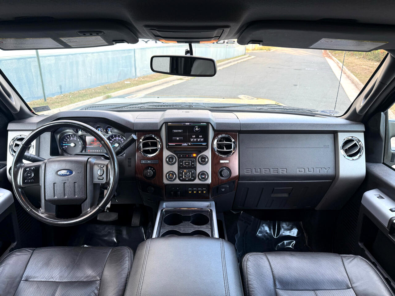 2014 Ford F-250 Lariat photo 2