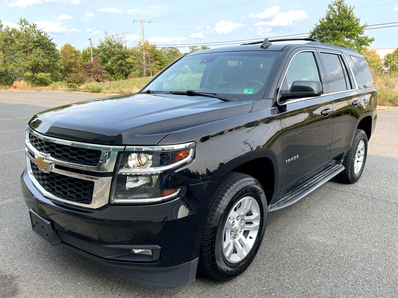 2016 Chevrolet Tahoe LT photo 2