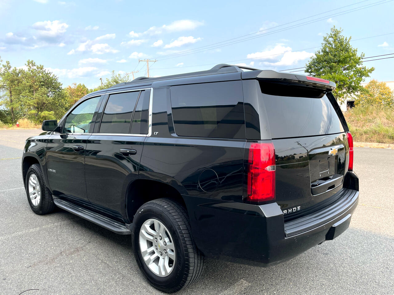 2016 Chevrolet Tahoe LT photo 3