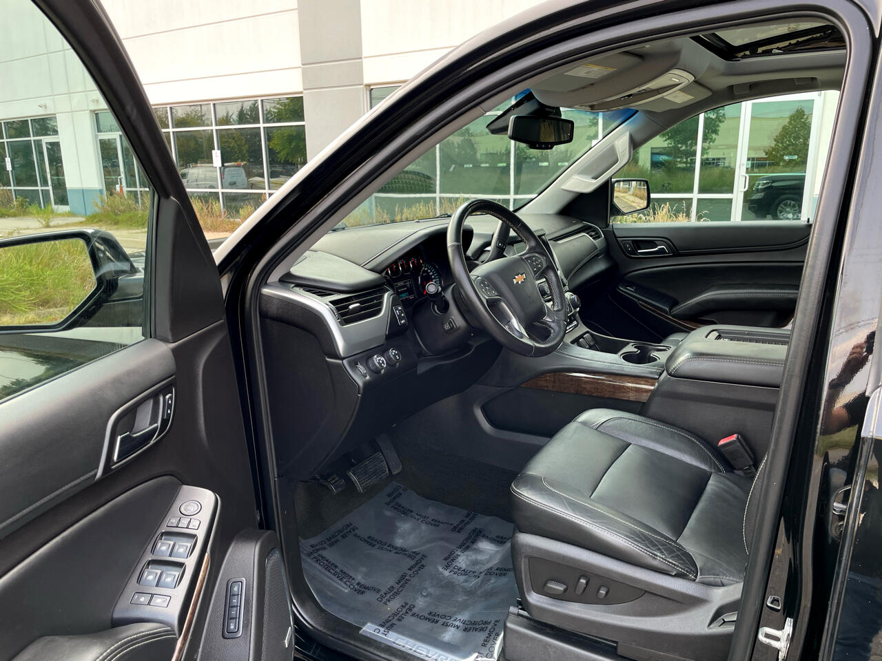 2016 Chevrolet Tahoe LT photo 11