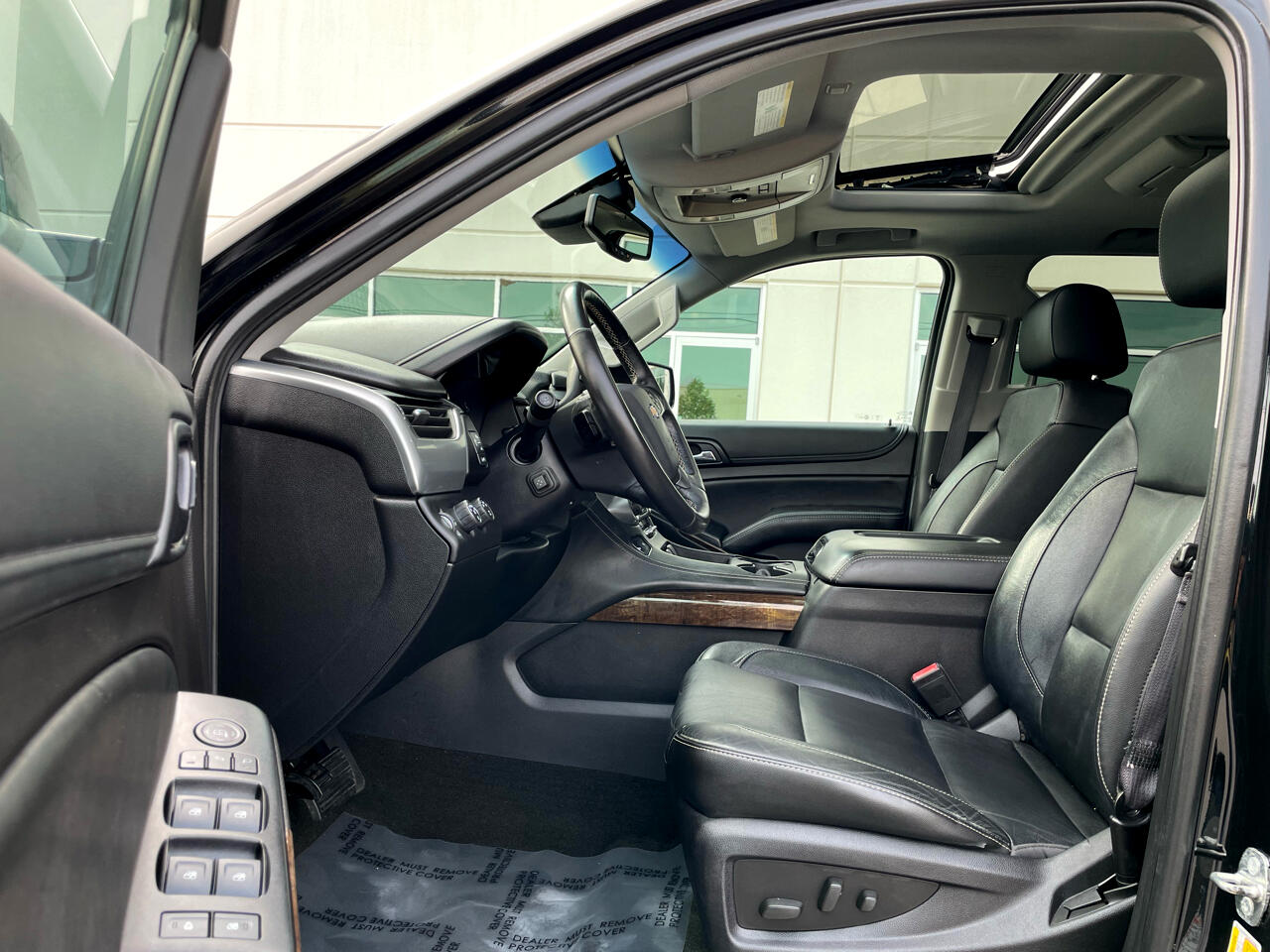 2016 Chevrolet Tahoe LT photo 12