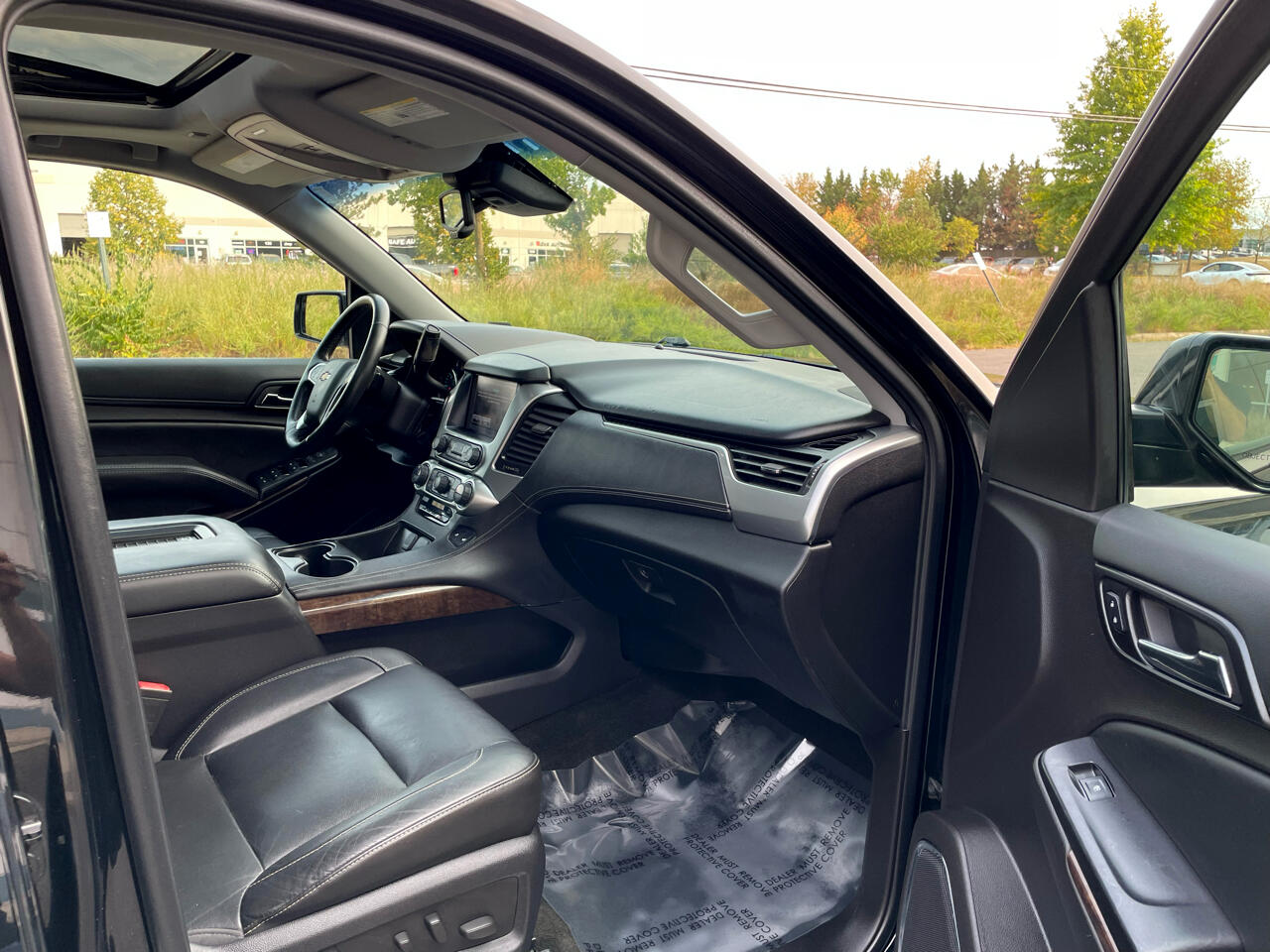 2016 Chevrolet Tahoe LT photo 19