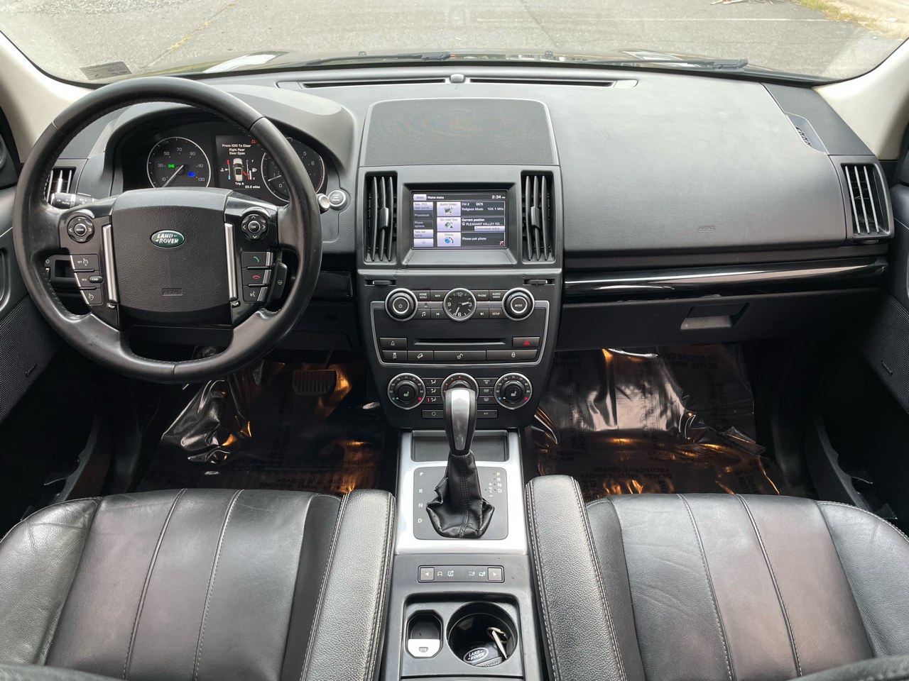 2015 Land Rover LR2 HSE photo 2