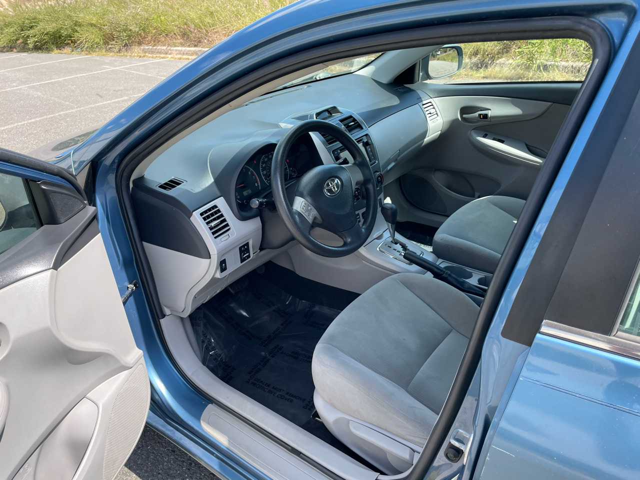 Toyota Corolla 4dr Sdn Auto LE Special Edition (Natl) 2013 Toyota Corolla 4dr Sdn Auto LE Special Edition (Natl) 2013