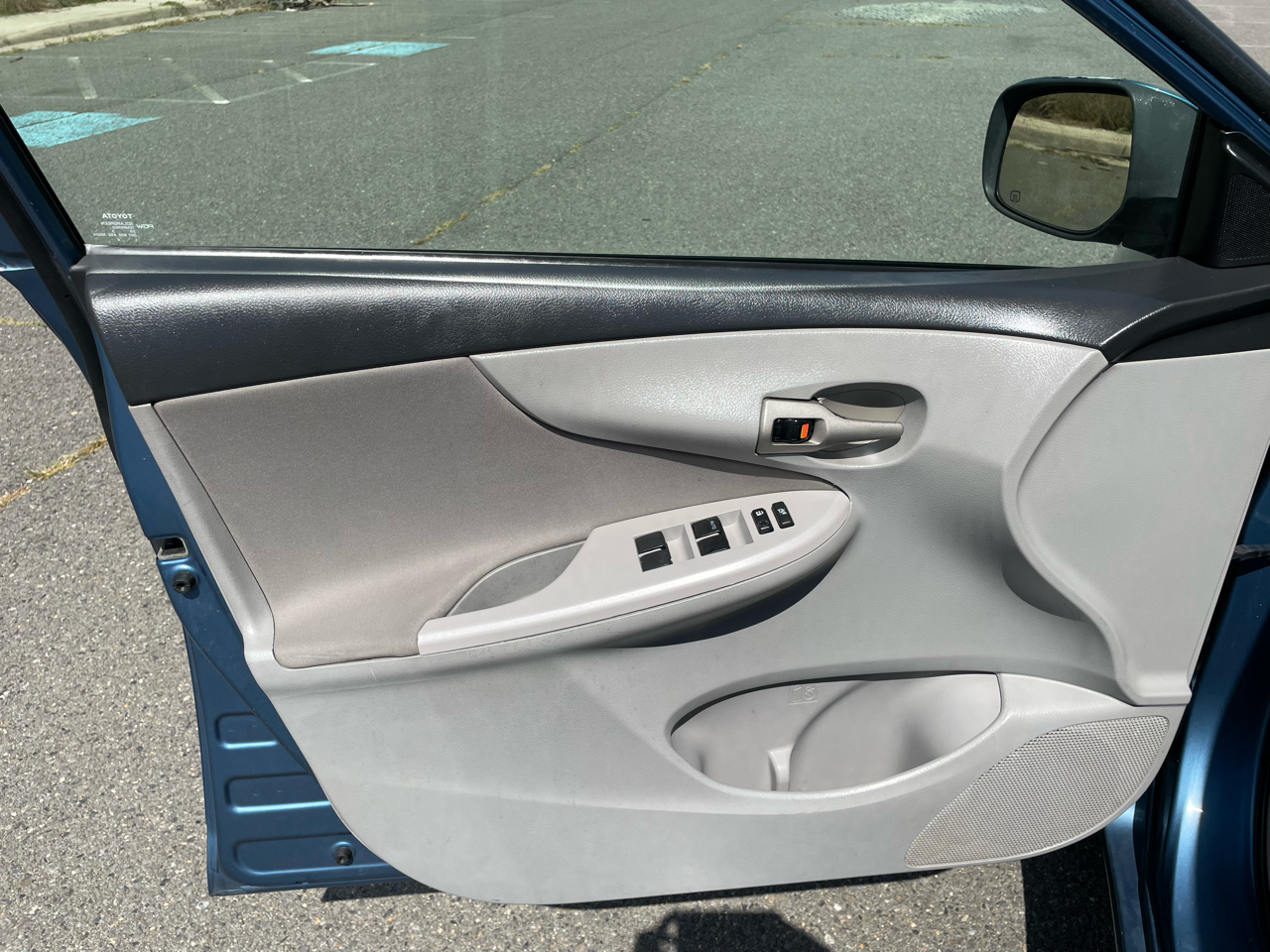 Toyota Corolla 4dr Sdn Auto LE Special Edition (Natl) 2013 Toyota Corolla 4dr Sdn Auto LE Special Edition (Natl) 2013