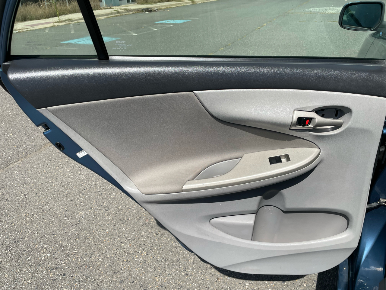 Toyota Corolla 4dr Sdn Auto LE Special Edition (Natl) 2013 Toyota Corolla 4dr Sdn Auto LE Special Edition (Natl) 2013