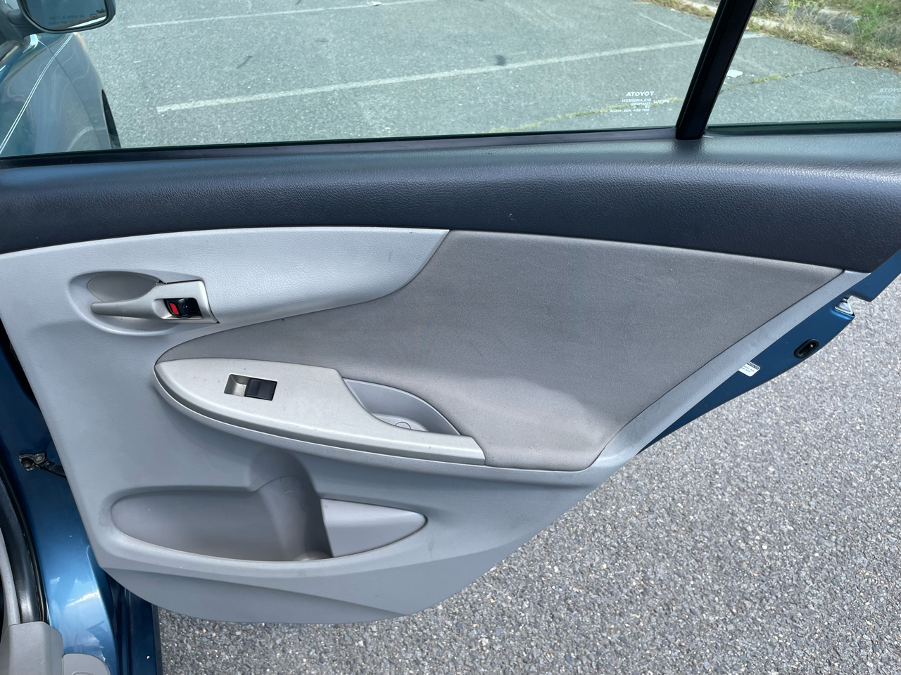 Toyota Corolla 4dr Sdn Auto LE Special Edition (Natl) 2013 Toyota Corolla 4dr Sdn Auto LE Special Edition (Natl) 2013