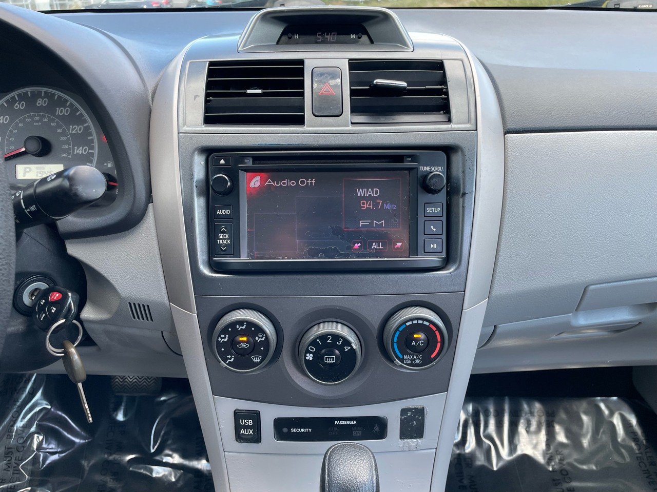 Toyota Corolla 4dr Sdn Auto LE Special Edition (Natl) 2013 Toyota Corolla 4dr Sdn Auto LE Special Edition (Natl) 2013