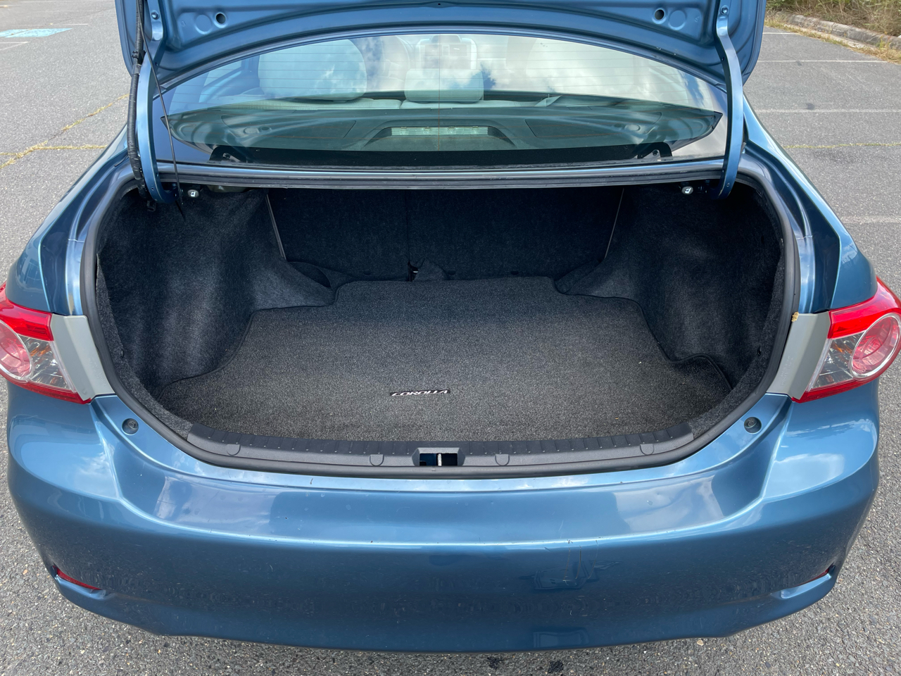 Toyota Corolla 4dr Sdn Auto LE Special Edition (Natl) 2013 Toyota Corolla 4dr Sdn Auto LE Special Edition (Natl) 2013