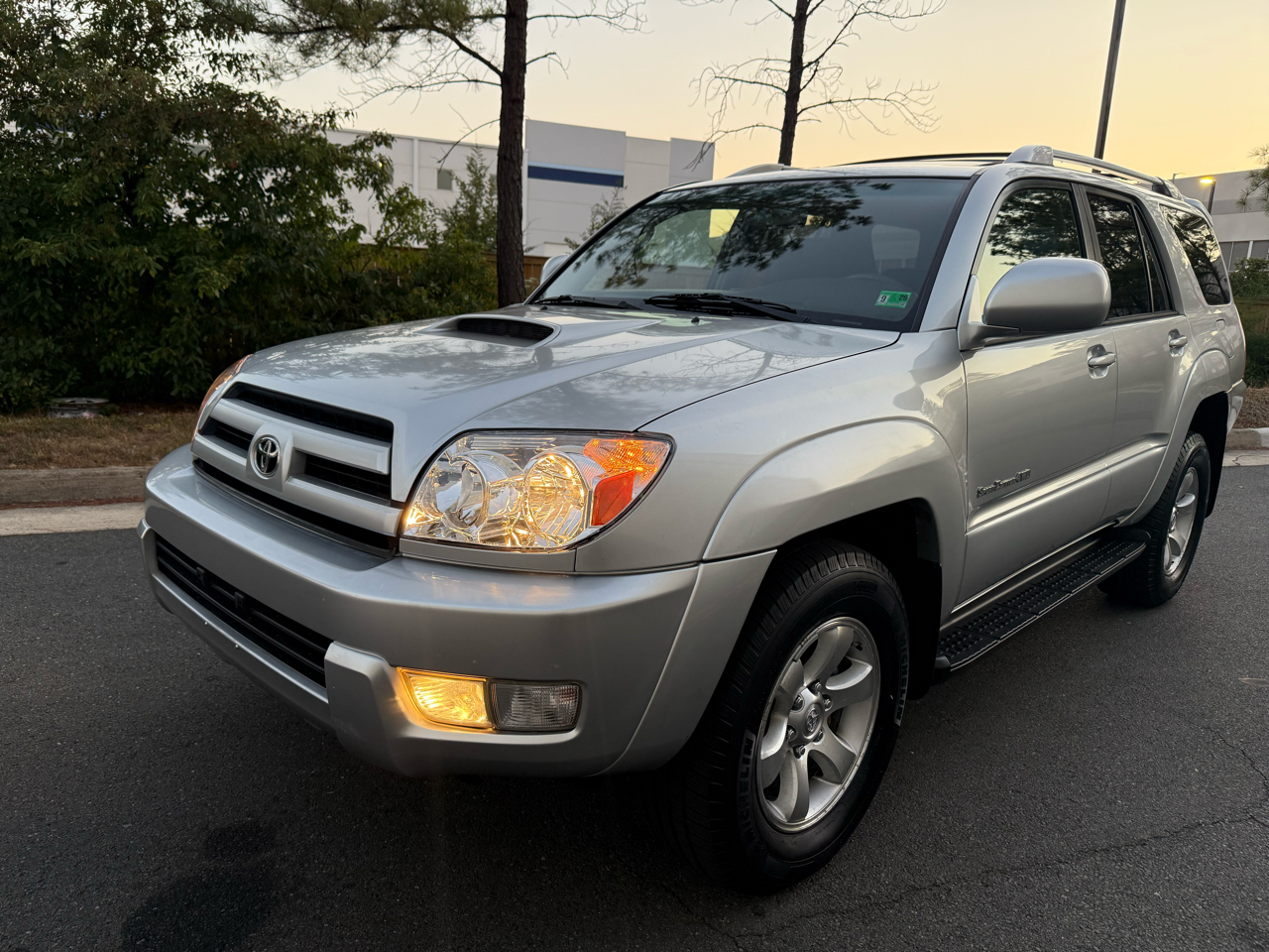 2005 Toyota 4Runner SR5 V6 4WD photo 2