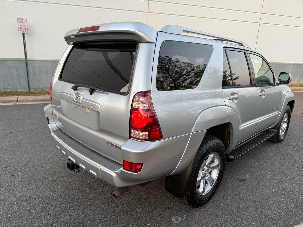 2005 Toyota 4Runner SR5 V6 4WD photo 3